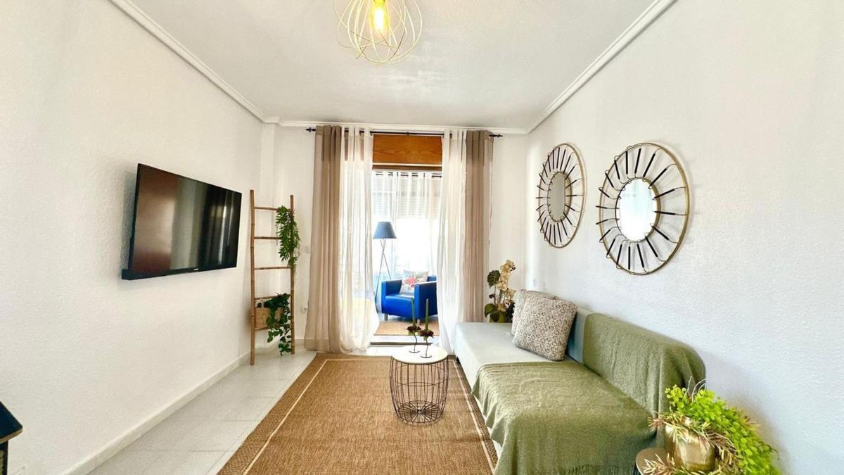 Sale of apartment in Piso en Avenida Robleda, 6, La Siesta - El Salado - Torreta, Torrevieja, Torrevieja
 photo 4