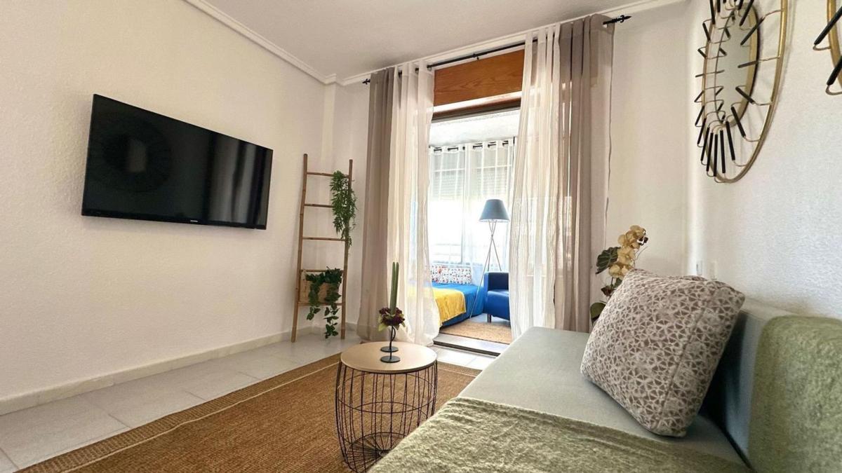 Sale of apartment in Piso en Avenida Robleda, 6, La Siesta - El Salado - Torreta, Torrevieja, Torrevieja
 photo 5