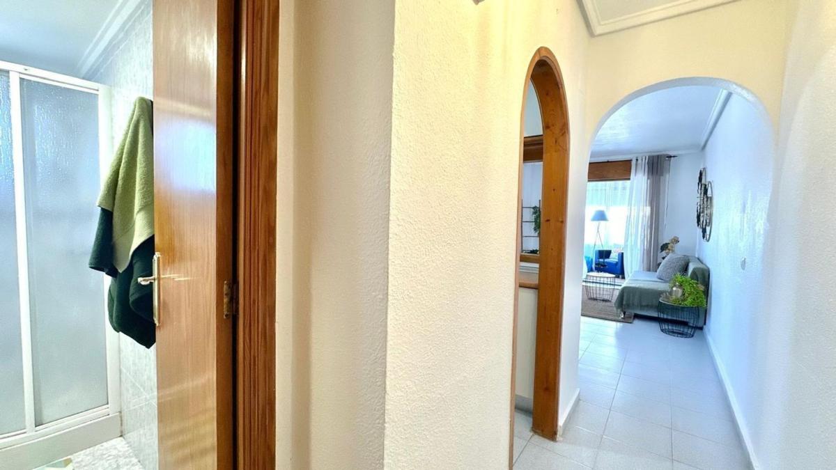 Sale of apartment in Piso en La Siesta - El Salado - Torreta, Torrevieja, Torrevieja
photo 3