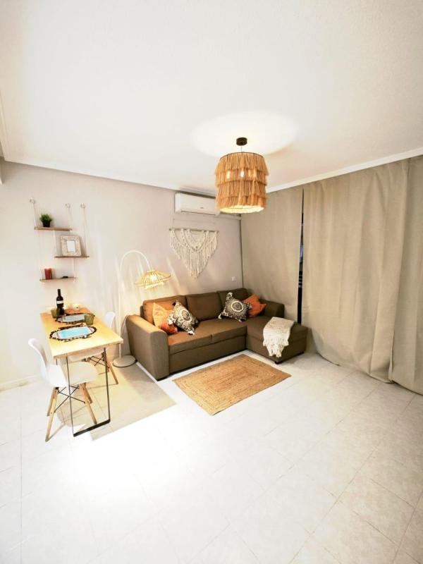 Продажа студии в Estudio en Calle Bazan, El Molino, Torrevieja, Торревьеха photo 2