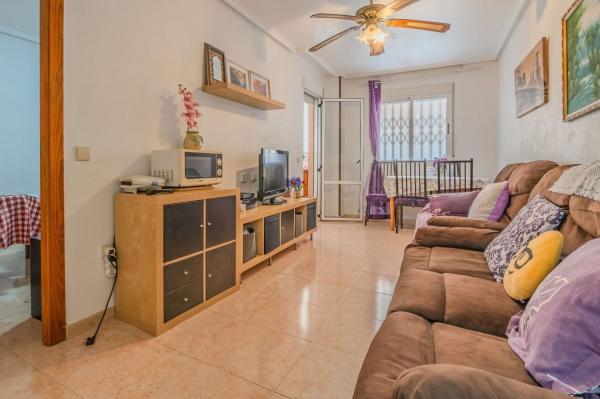 Продажа квартиры на Piso en Calle Santa Trinidad, El Molino, Torrevieja, Торревьеха
 photo 1