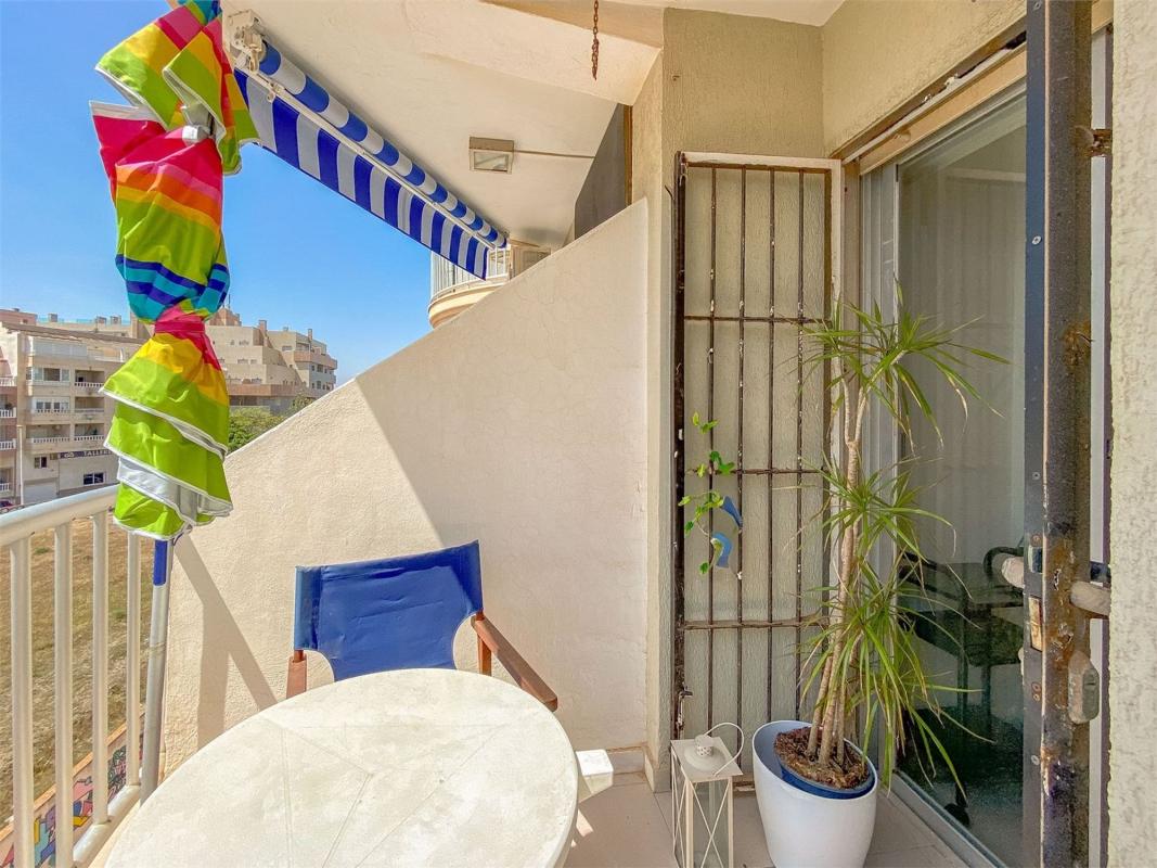 Sale of apartment in Piso en Avenida del Mediterráneo, Gaspar Perrelló, Torrevieja, Torrevieja
photo 3