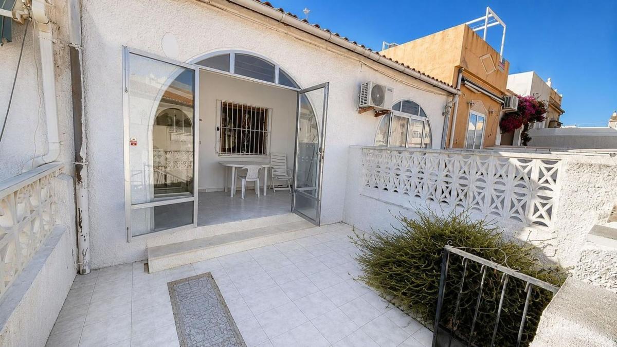 Sprzedaż niezależnego domku jednorodzinnego w Casa o chalet en La Siesta - El Salado - Torreta, Torrevieja, Torrevieja photo 2