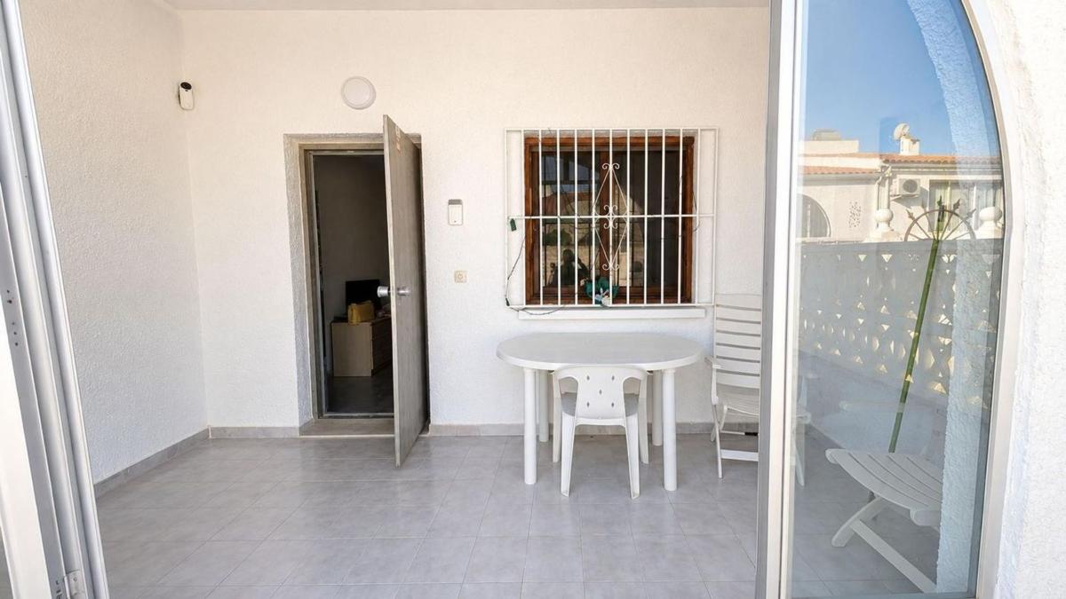 Sprzedaż niezależnego domku jednorodzinnego w Casa o chalet en La Siesta - El Salado - Torreta, Torrevieja, Torrevieja photo 4