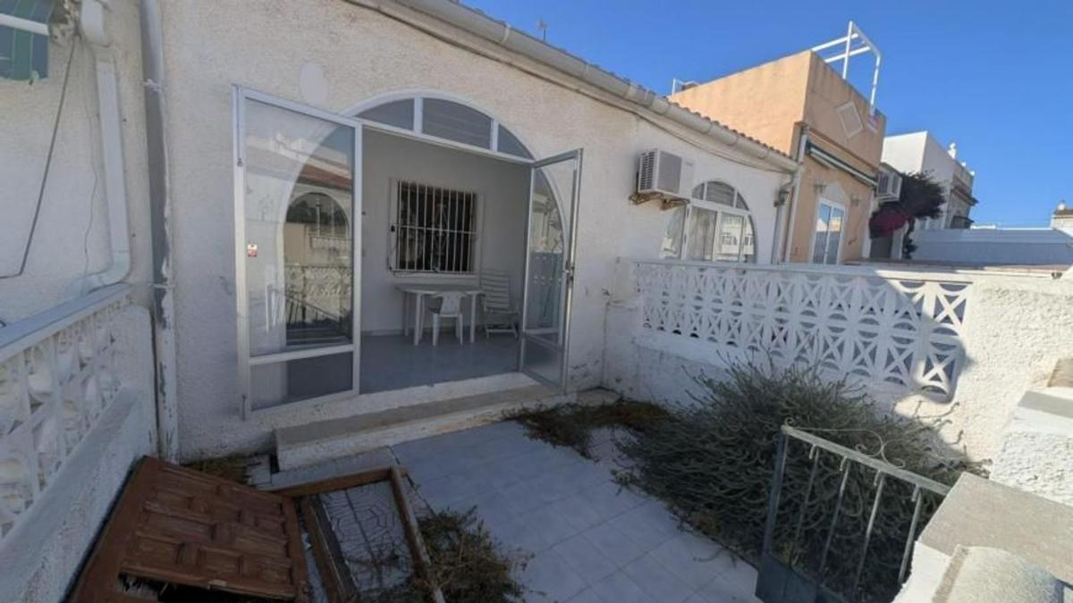 Продажа квартиры на Piso en Avenida Deva, La Siesta - El Salado - Torreta, Torrevieja, Торревьеха
 photo 2