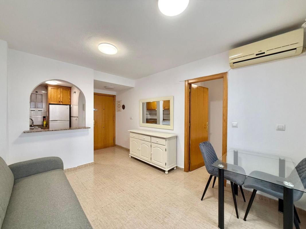 Sale of apartment in Piso en Calle San Emigdio, El Molino, Torrevieja, Torrevieja
photo 1