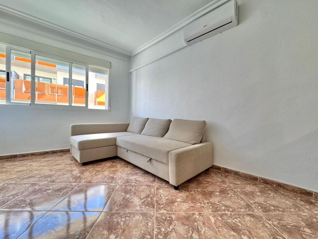 Sale of apartment in Piso en Calle Galeón, Avenida Habaneras - Curva de Palangre, Torrevieja, Torrevieja
photo 3