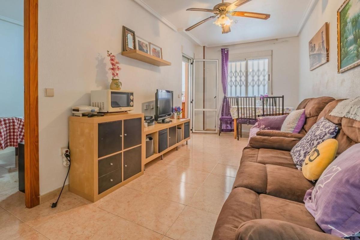 Sale of apartment in Piso en Calle Santa Trinidad, El Molino, Torrevieja, Torrevieja
photo 3