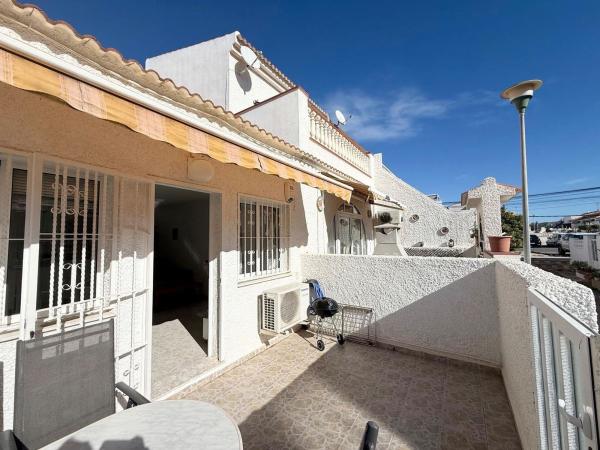 Chalet adosado en Calle Liszt, La Siesta - El Salado - Torreta, Torrevieja photo 2