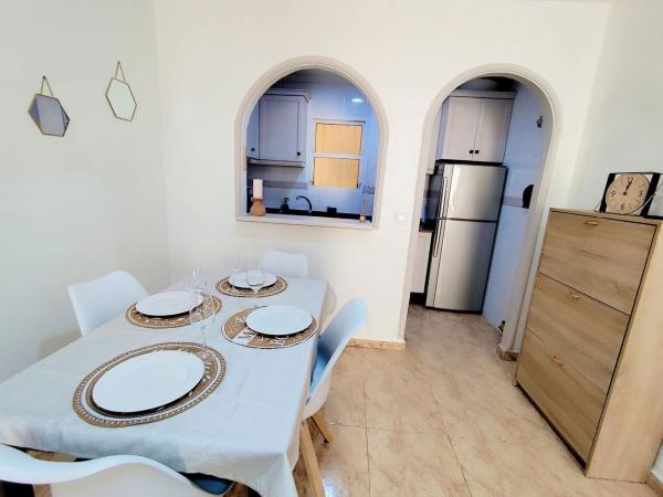 Продажа квартиры на Piso en Calle Maestro Francisco Casanovas, 8, Antonio Machado, Torrevieja, Торревьеха
photo 1