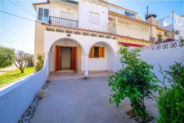 Sale of flat in Piso en Calle Miguel Ángel, La Siesta - El Salado - Torreta, Torrevieja, Torrevieja
 photo 1