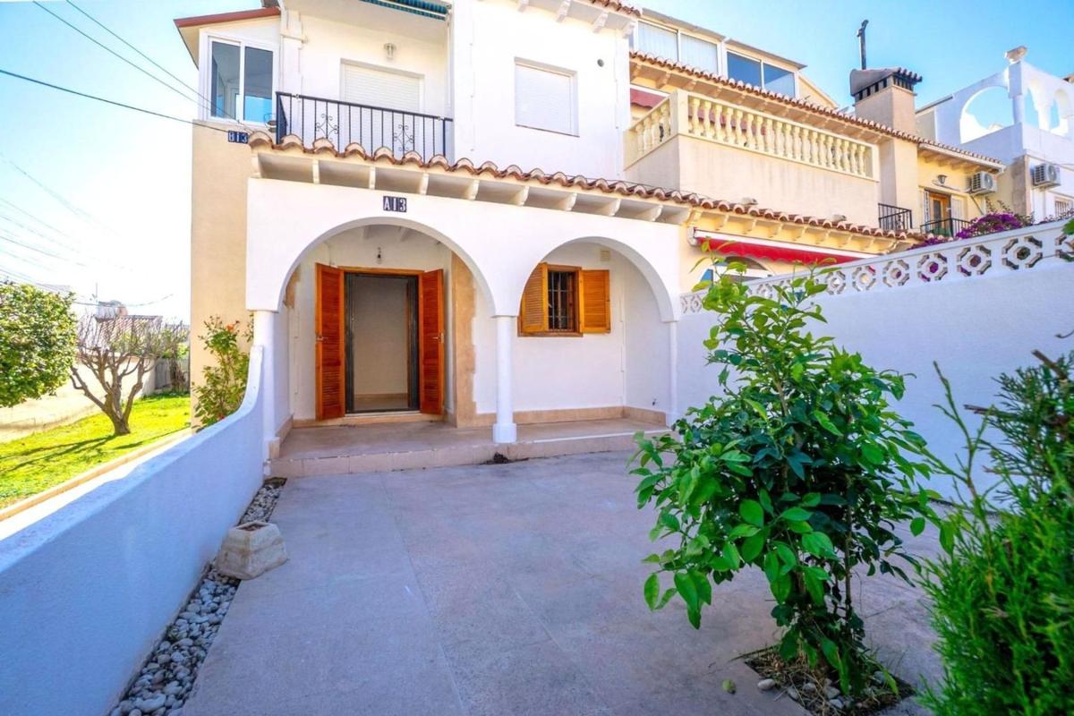 Properties for sale and rent in Spain photo 2