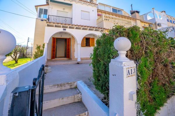 Chalet adosado en Calle Miguel Ángel, La Siesta - El Salado - Torreta, Torrevieja thumbnail 2