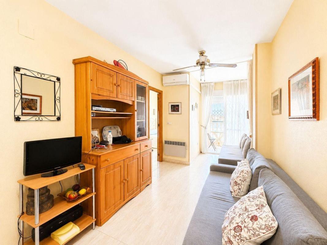 Venta de piso en Piso en Antonio Machado, Torrevieja, Torrevieja
photo 1