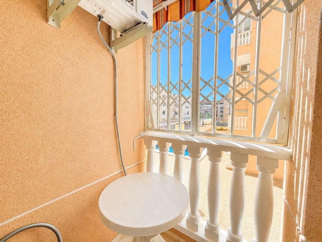 Venta de piso en Piso en Antonio Machado, Torrevieja, Torrevieja
photo 2