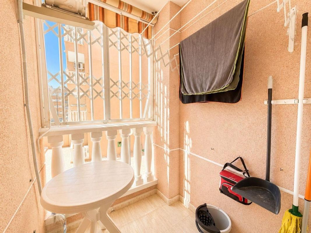 Venta de piso en Piso en Antonio Machado, Torrevieja, Torrevieja
photo 4