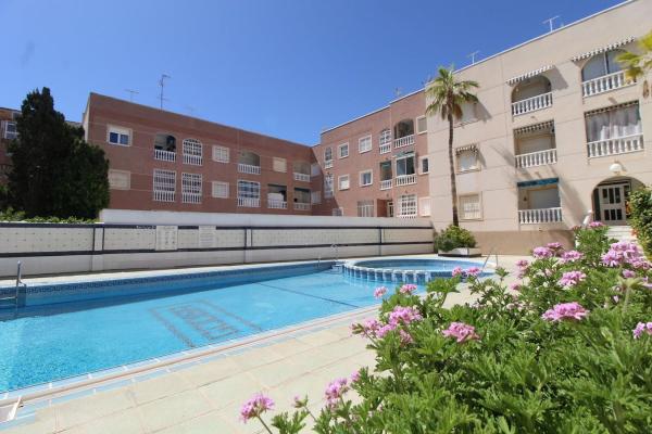 Sale of flat in Piso en Calle Goleta, 46, Avenida Habaneras - Curva de Palangre, Torrevieja, Torrevieja
 photo 1