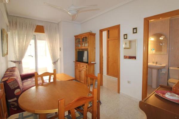 Sale of flat in Piso en Calle Goleta, 46, Avenida Habaneras - Curva de Palangre, Torrevieja, Torrevieja
 photo 3