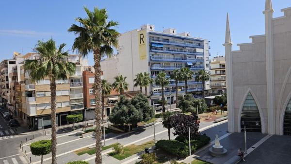 Sale of flat in Piso en Calle Torrevejenses Ausentes, Las Piscinas Naturales, Torrevieja, Torrevieja
thumbnail 1