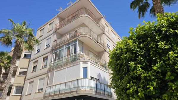 Sale of flat in Piso en Calle Torrevejenses Ausentes, Las Piscinas Naturales, Torrevieja, Torrevieja
thumbnail 2