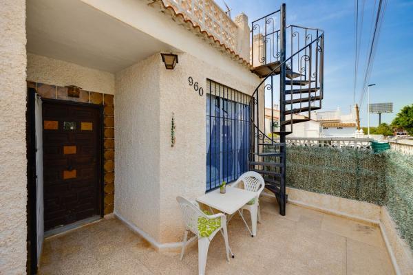 Chalet adosado en Avenida los Nenúfares, 800, La Siesta - El Salado - Torreta, Torrevieja photo 1