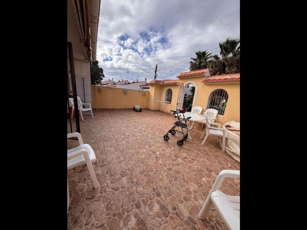 Sprzedaż niezależnego domku jednorodzinnego w  Casa o chalet en Calle Luis Miguel González Domiguin, La Siesta - El Salado - Torreta, Torrevieja, Torrevieja photo 5