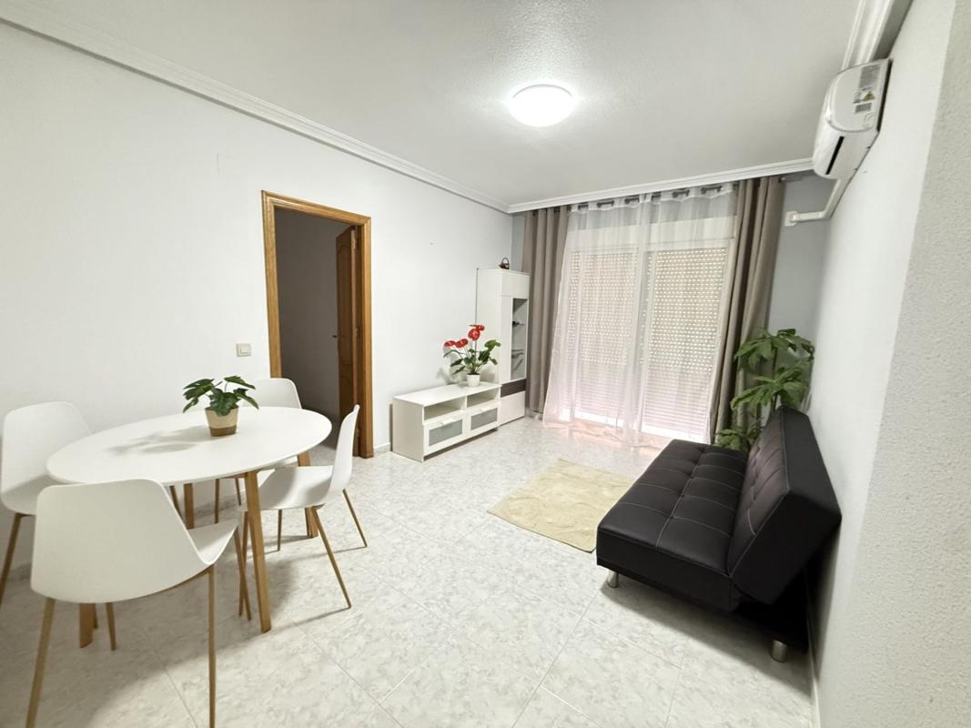 Продажа квартиры на Piso en Calle Bella Antonia, 4, Antonio Machado, Torrevieja, Торревьеха
 photo 2