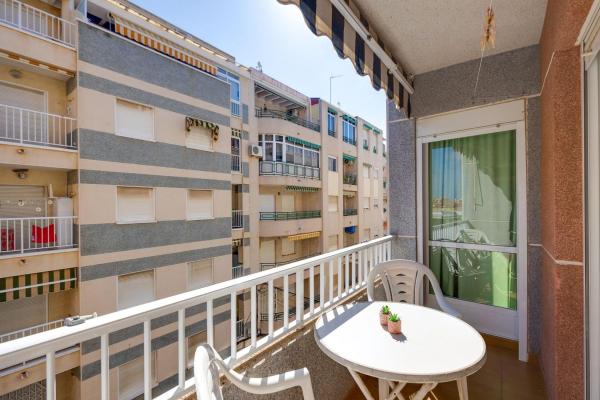 Продажа квартиры на Piso en Calle la Barraca, 1, Avenida Habaneras - Curva de Palangre, Torrevieja, Торревьеха
thumbnail 1
