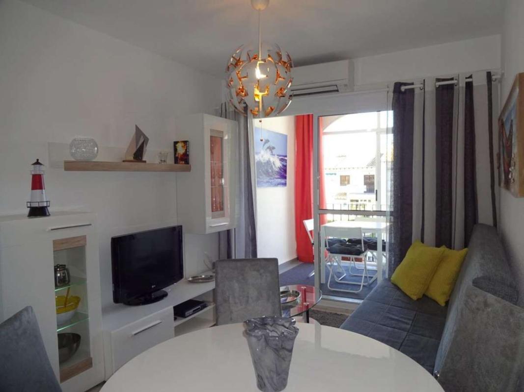 Sale of independent chalet in Casa o chalet en Calle Ercina, Los Balcones - Los Altos del Edén, Torrevieja, Torrevieja
photo 3