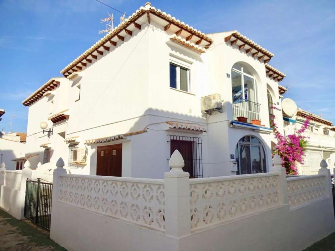 Sale of independent chalet in Casa o chalet en Calle Ercina, Los Balcones - Los Altos del Edén, Torrevieja, Torrevieja
photo 5