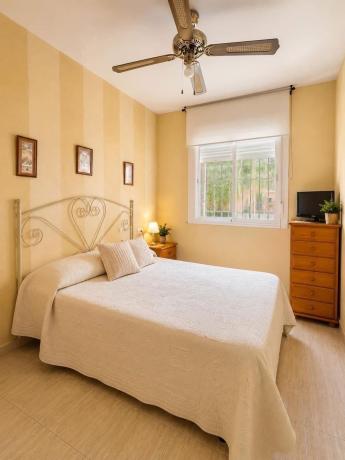 Sale of flat in Piso en Calle Maestro Francisco Casanovas, 2, Antonio Machado, Torrevieja, Torrevieja
 photo 1