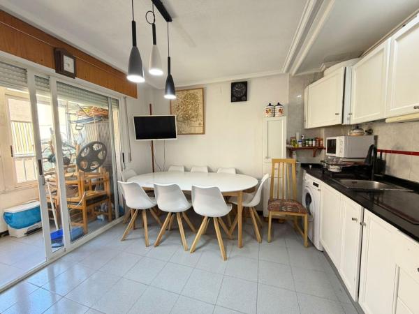 Venta de piso en Piso en Calle la Sal, Avenida Habaneras - Curva de Palangre, Torrevieja, Torrevieja
photo 1
