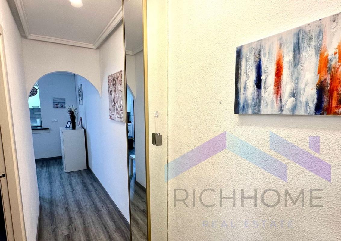 Venta de piso en Piso en Calle Valencia, El Acequión, Torrevieja, Torrevieja
photo 2