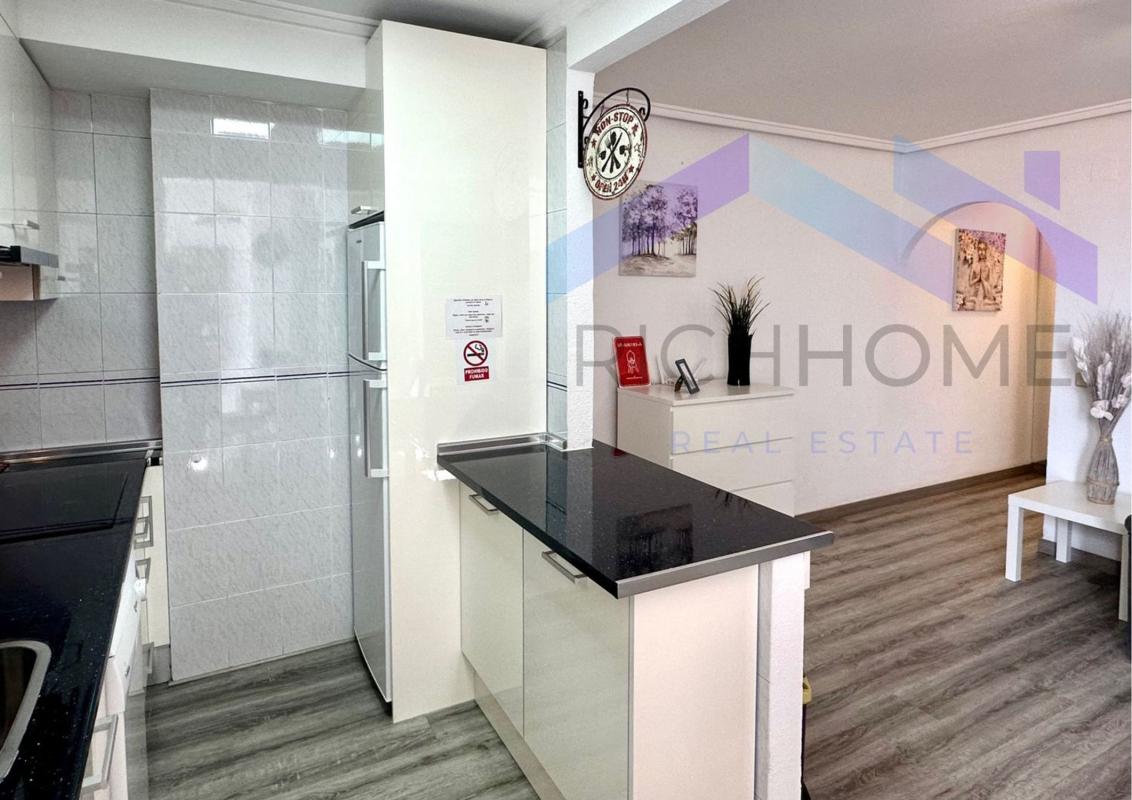 Venta de piso en Piso en Calle Valencia, El Acequión, Torrevieja, Torrevieja
photo 3
