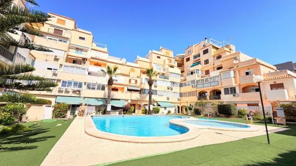 Venta de piso en Piso en Calle Marcelina, 46, Nueva Torrevieja, Torrevieja, Torrevieja
photo 1