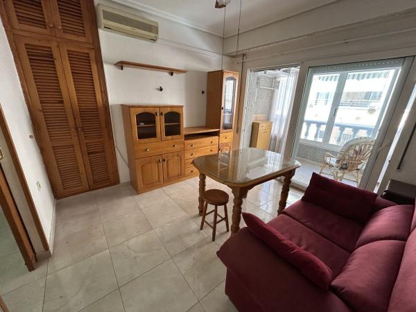 Venta de piso en Piso en Capitan Garcia Gea, 25, Playa del Cura, Torrevieja, Torrevieja
photo 1