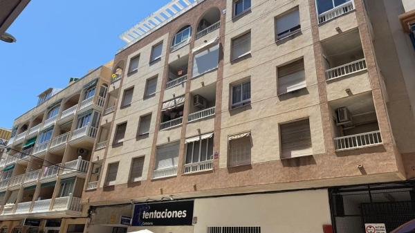 Venta de piso en Piso en Avenida Habaneras - Curva de Palangre, Torrevieja, Torrevieja
photo 1