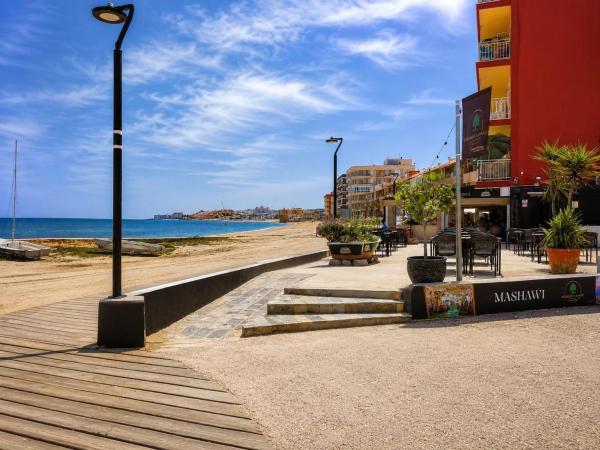 Venta de piso en Piso en Calle del Puerto Romano, Gaspar Perrelló, Torrevieja, Torrevieja
photo 1