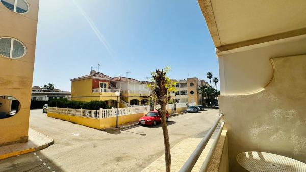 Venta de piso en Piso en Avenida Robleda, 6, La Siesta - El Salado - Torreta, Torrevieja, Torrevieja
 photo 4