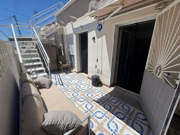 Chalet adosado en Calle Salvador Dalí, 49, La Siesta - El Salado - Torreta, Torrevieja photo 1