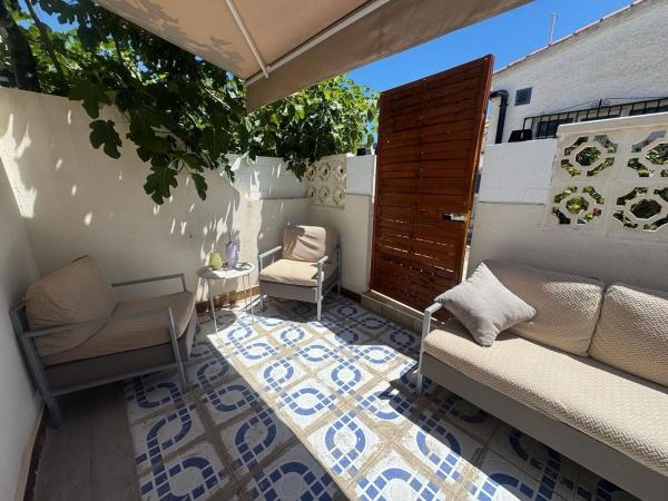 Chalet adosado en Calle Salvador Dalí, 49, La Siesta - El Salado - Torreta, Torrevieja photo 3
