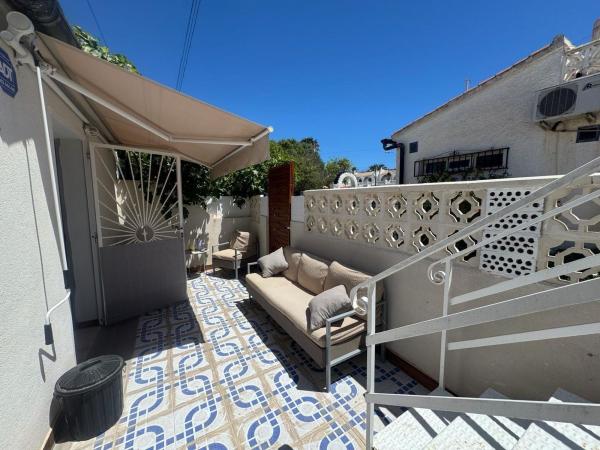 Chalet adosado en Calle Salvador Dalí, 49, La Siesta - El Salado - Torreta, Torrevieja photo 4