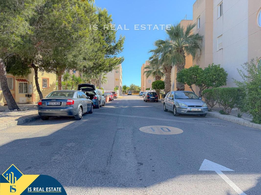Venta de piso en Piso en La Siesta - El Salado - Torreta, Torrevieja, Torrevieja
 photo 4