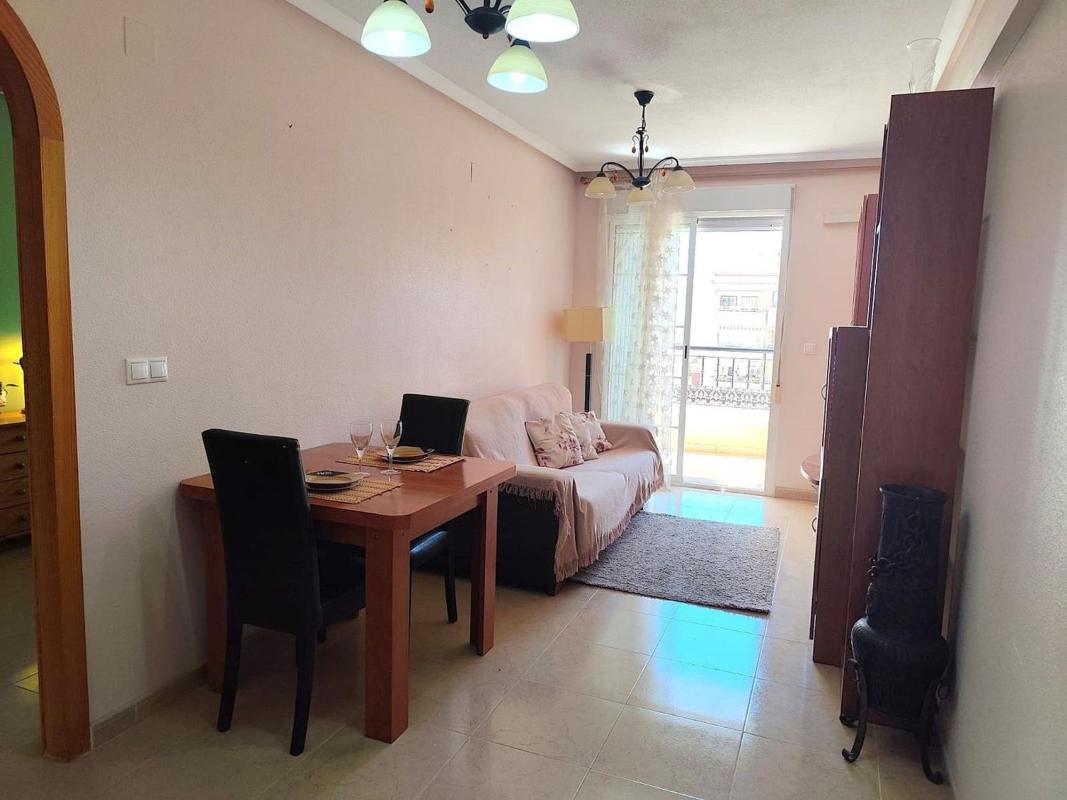 Venta de piso en Piso en Calle Bazan, El Molino, Torrevieja, Torrevieja
photo 3