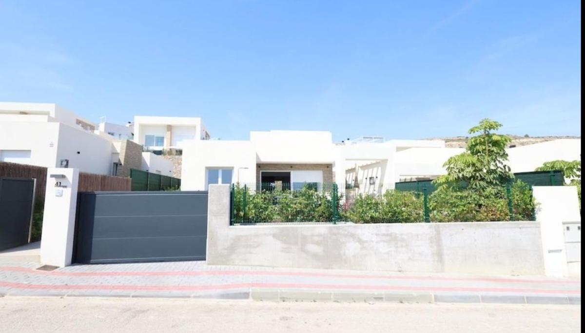 Properties for sale and rent in Spain photo 3