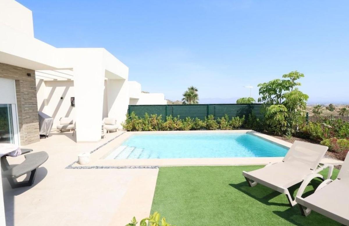 Properties for sale and rent in Spain photo 4
