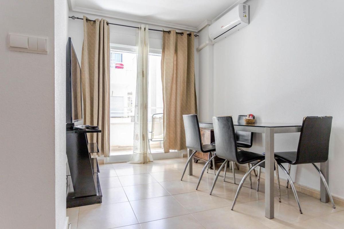 Venta de piso en Piso en Calle Joaquín Chapaprieta, El Molino, Torrevieja, Torrevieja
photo 2