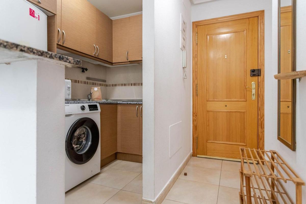 Venta de piso en Piso en Calle Joaquín Chapaprieta, El Molino, Torrevieja, Torrevieja
photo 5