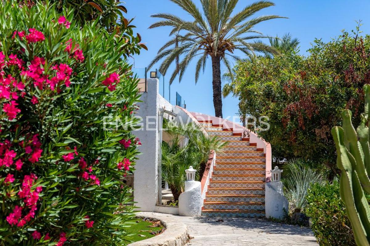 Properties for sale and rent in Spain photo 2