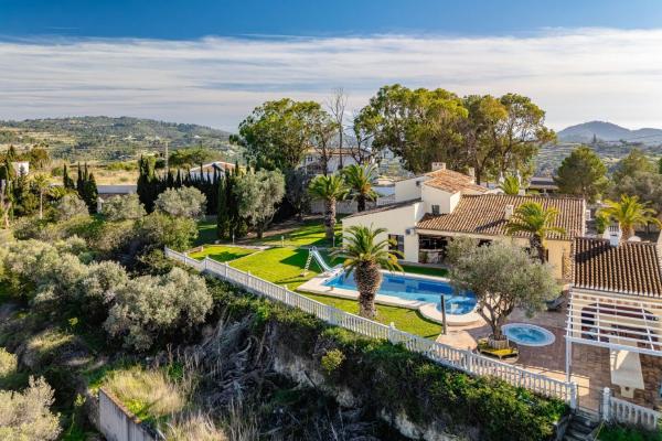Casa o chalet independiente en Calle de la Manta, 5, Cala Advocat - Baladrar, Benissa photo 1